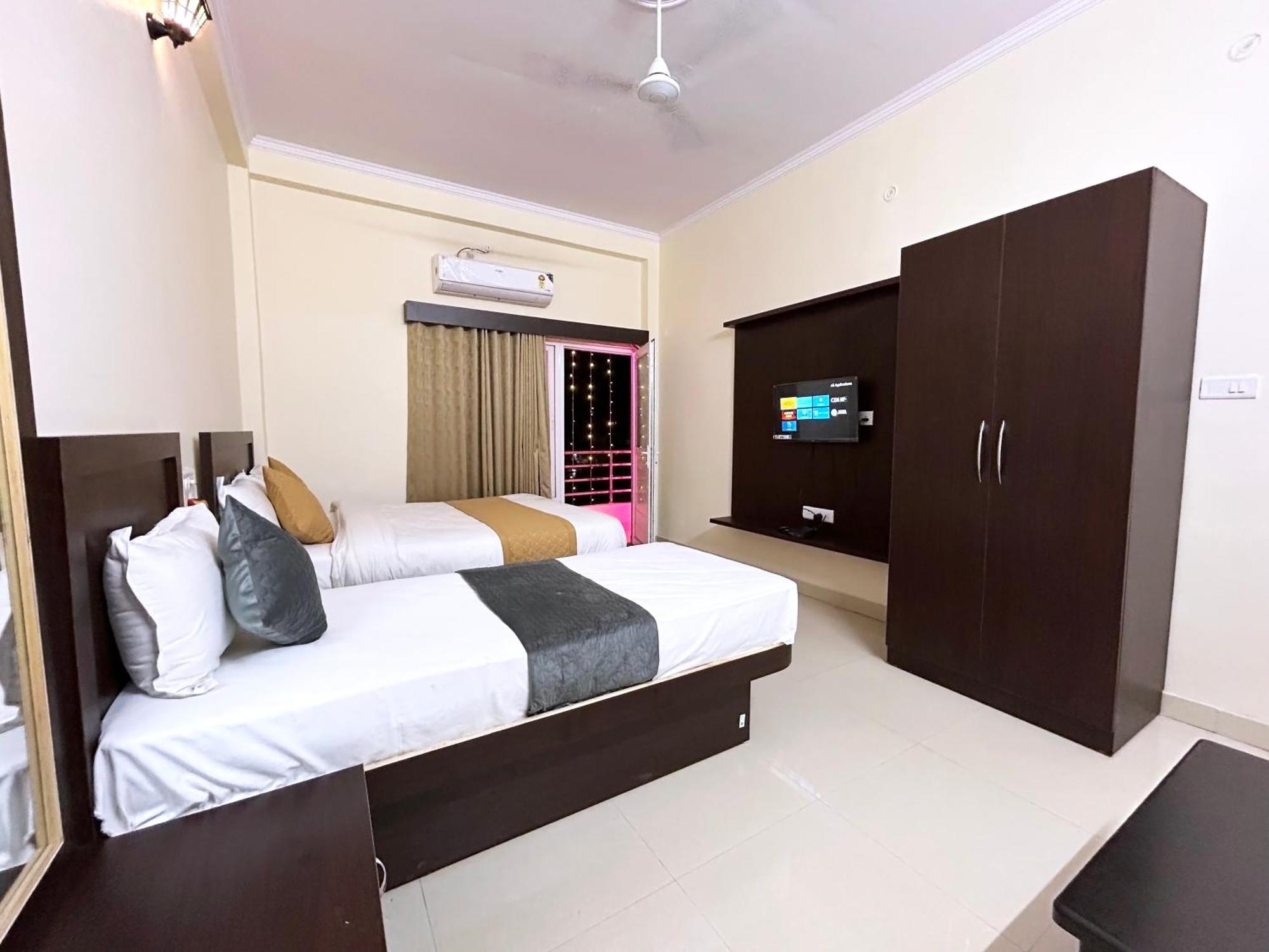 Nath Palace — Photos 1